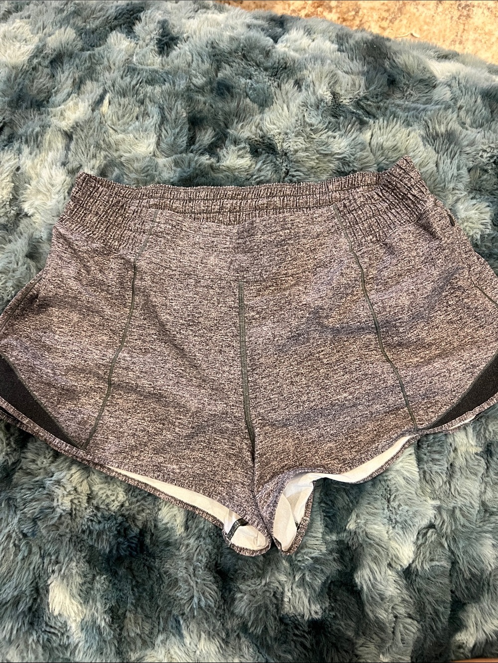 lululemon athletica hotty hot 2.5” Heathered Gray Women's Athletic Shorts